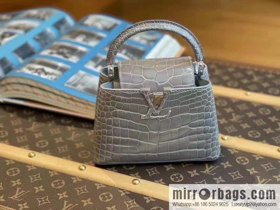 [Boutique‑grade] M48865 gray, crocodile pattern full leather cap that English series Capucines mini handbag