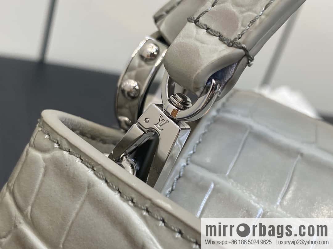 [Boutique‑grade] M48865 gray, crocodile pattern full leather cap that English series Capucines mini handbag