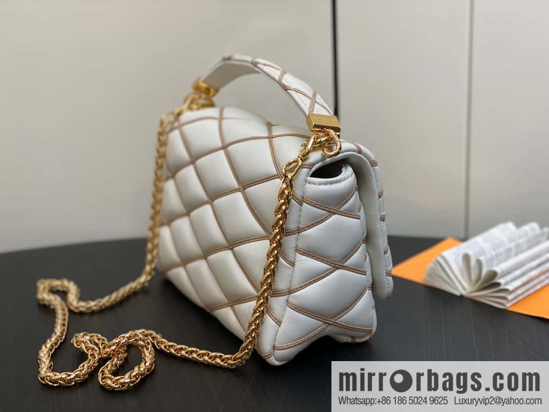[Boutique‑grade] M22891 meters white, full leather rhombus chain bag series GO-14 Teist medium handbag M22890