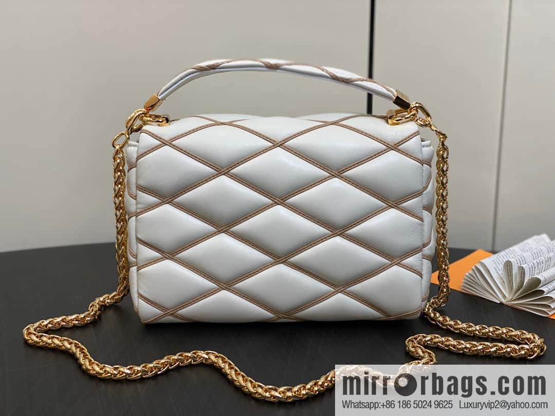 [Boutique‑grade] M22891 meters white, full leather rhombus chain bag series GO-14 Teist medium handbag M22890