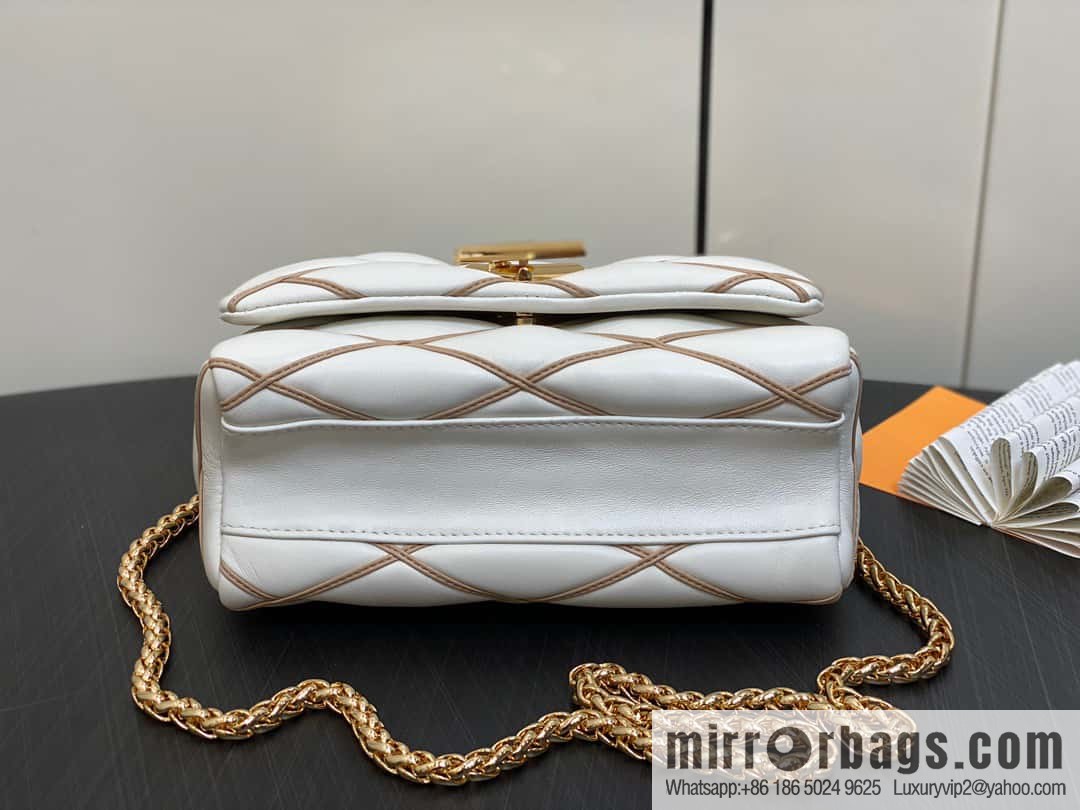 [Boutique‑grade] M22891 meters white, full leather rhombus chain bag series GO-14 Teist medium handbag M22890