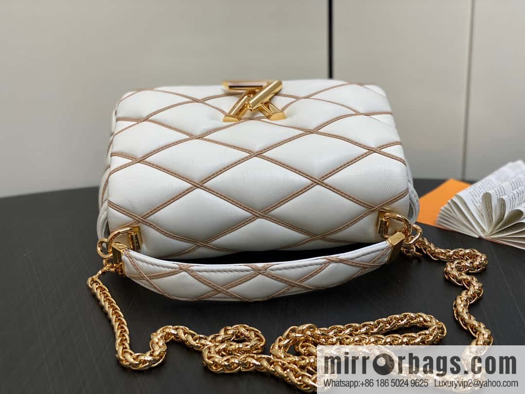 [Boutique‑grade] M22891 meters white, full leather rhombus chain bag series GO-14 Teist medium handbag M22890