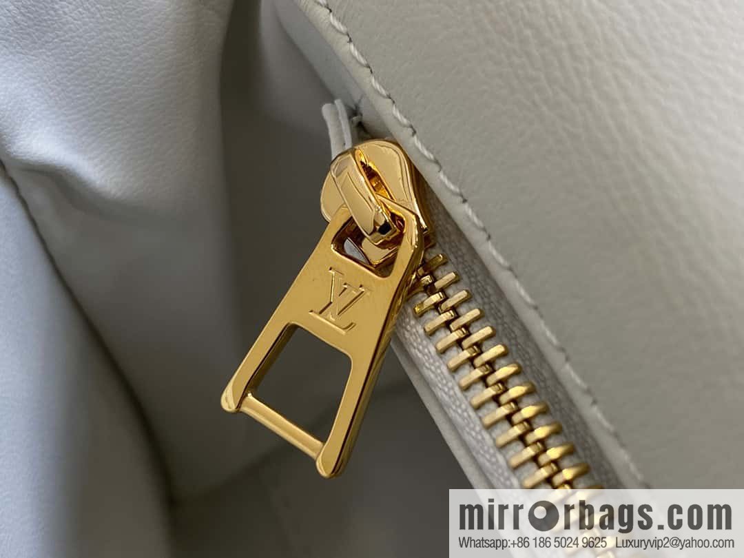 [Boutique‑grade] M22891 meters white, full leather rhombus chain bag series GO-14 Teist medium handbag M22890