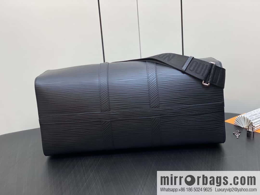 [Boutique‑grade] M23721 black epi full leather travel bag series, this Keepall Bandoulière 50 handbag