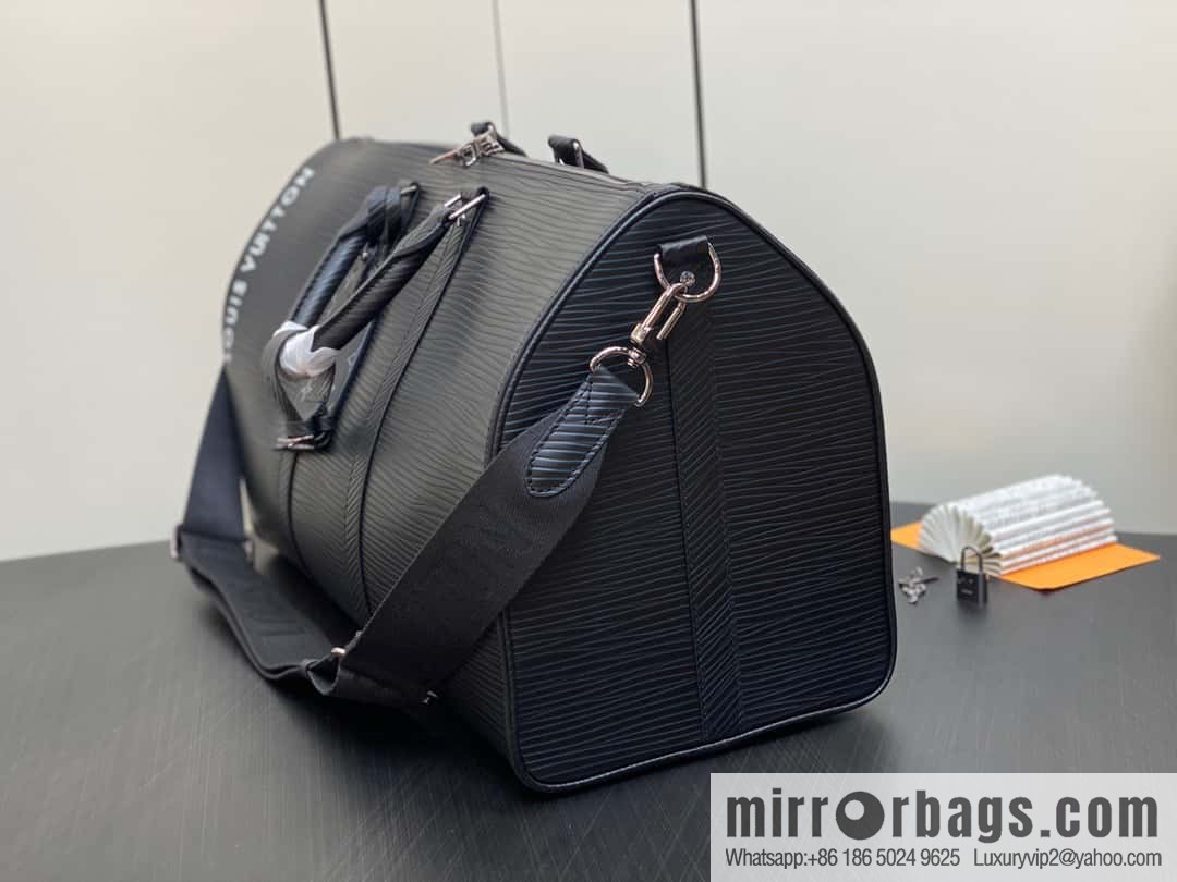 [Boutique‑grade] M23721 black epi full leather travel bag series, this Keepall Bandoulière 50 handbag