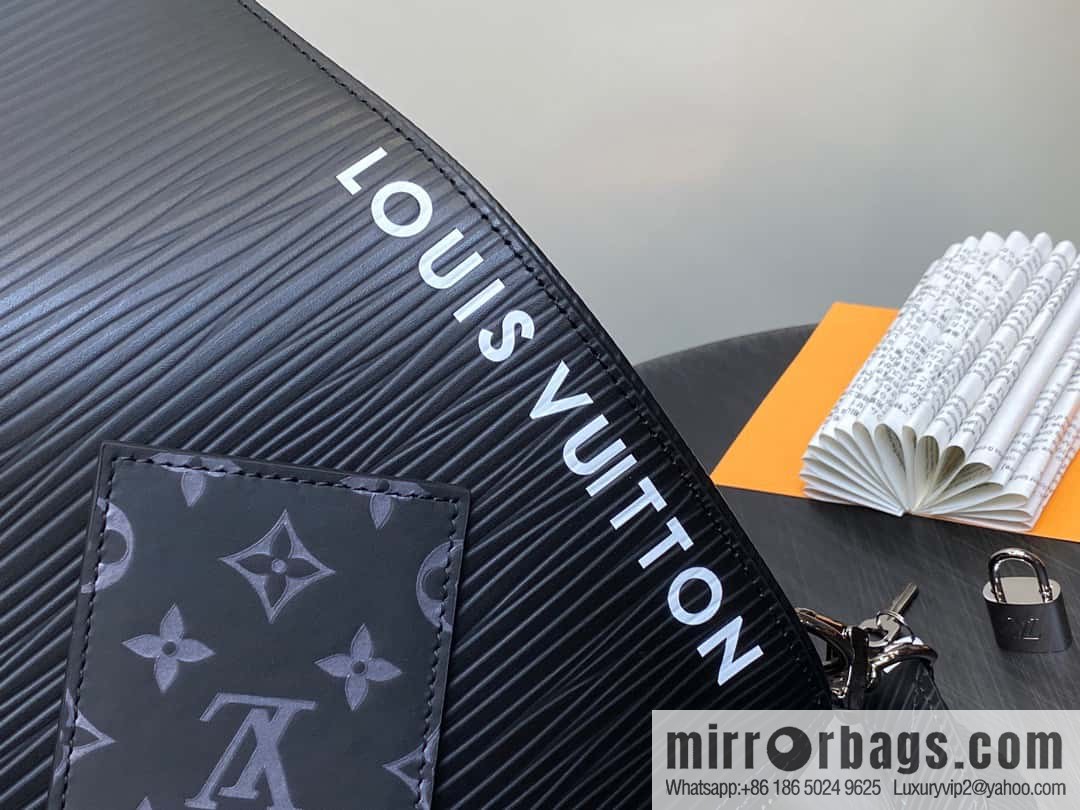 [Boutique‑grade] M23721 black epi full leather travel bag series, this Keepall Bandoulière 50 handbag