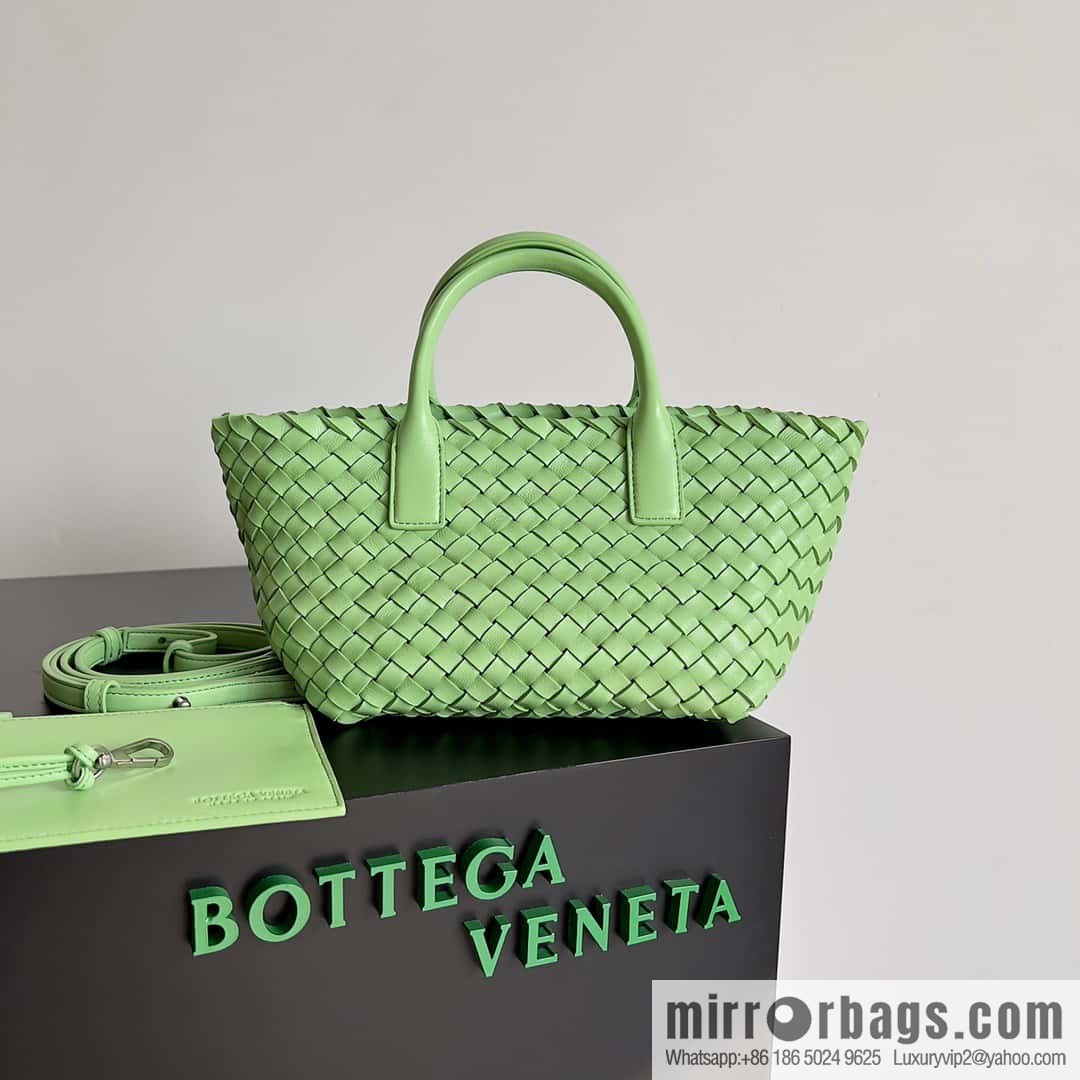 BV Mini Cabat Limited Edition mini vegetable basket BAG model; 709464 avocado color