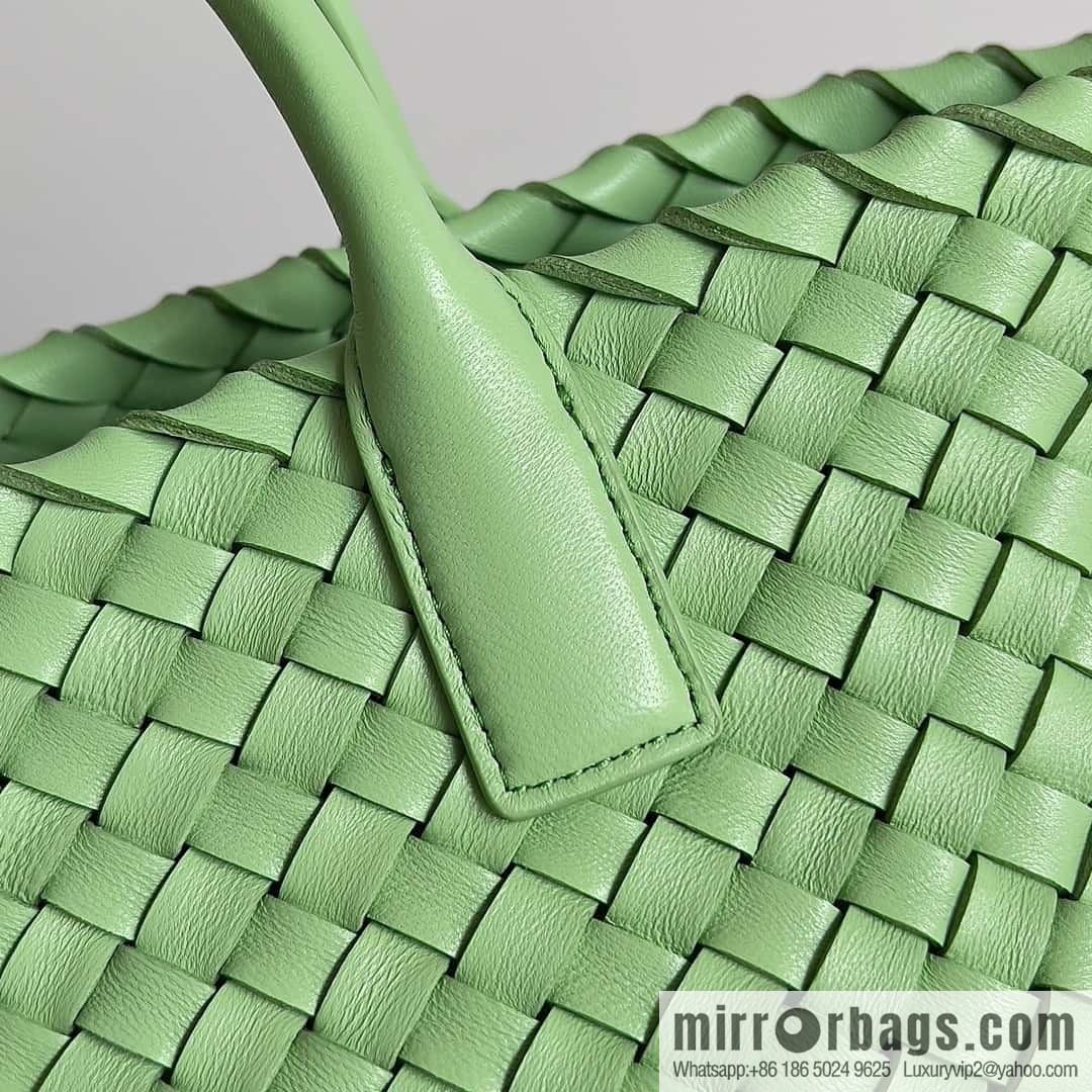 BV Mini Cabat Limited Edition mini vegetable basket BAG model; 709464 avocado color