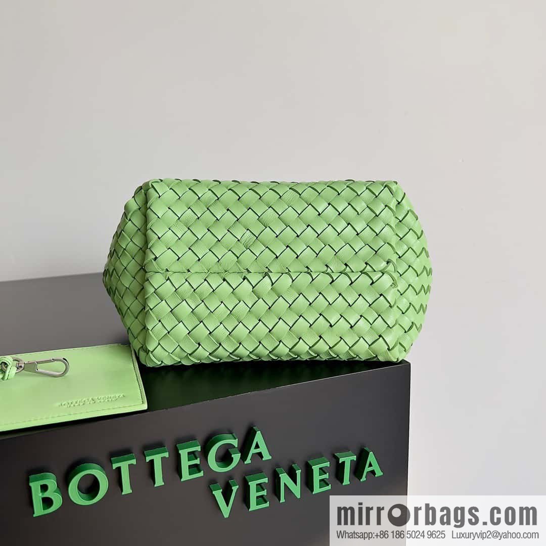 BV Mini Cabat Limited Edition mini vegetable basket BAG model; 709464 avocado color