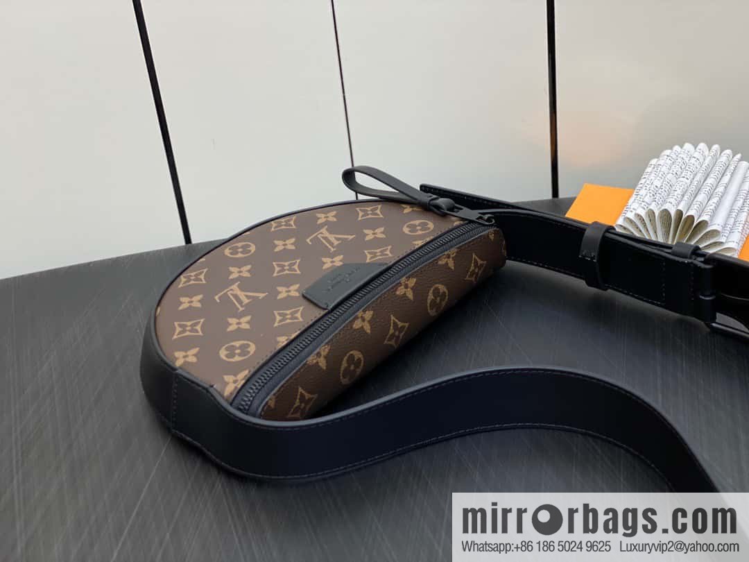 [Boutique‑grade] M23835 monogram men's bag moon bag series, new LV MOON CROSSBODY handbag in autumn and winter