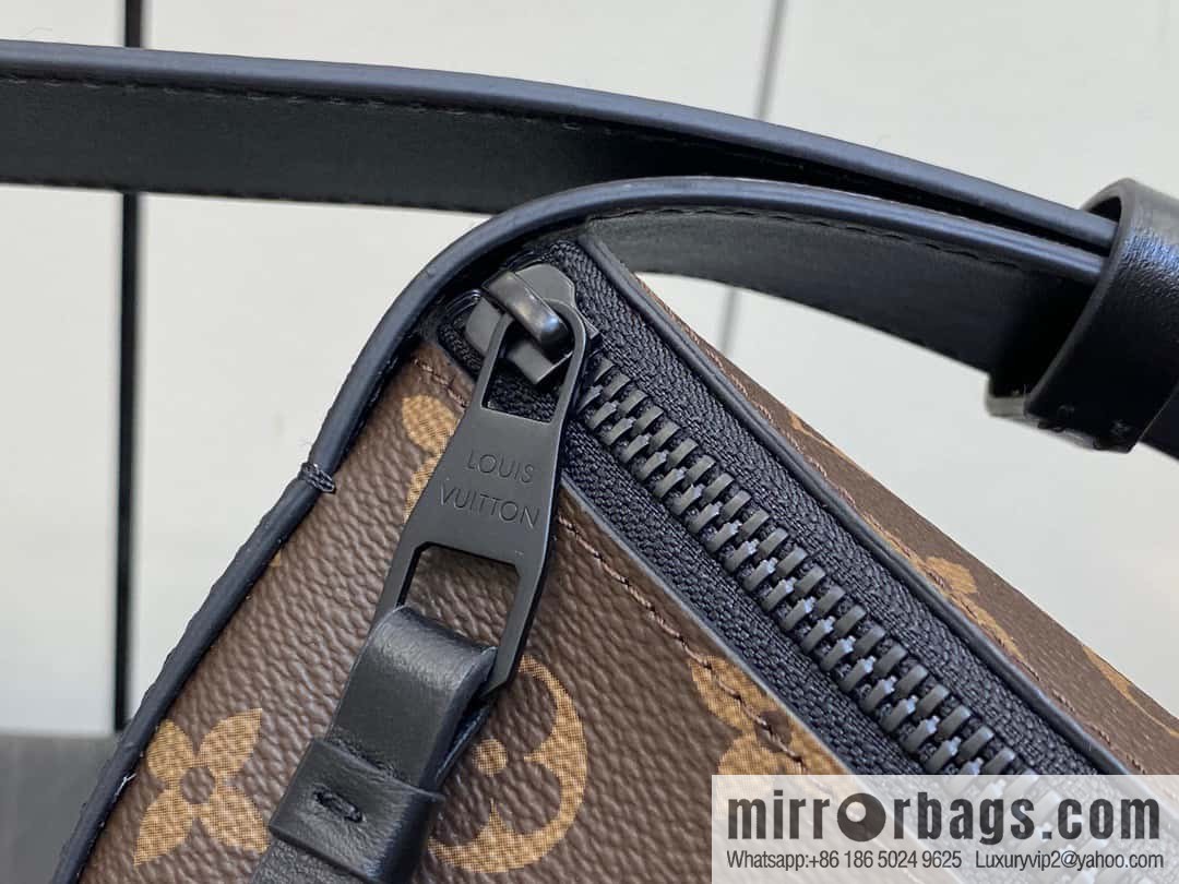 [Boutique‑grade] M23835 monogram men's bag moon bag series, new LV MOON CROSSBODY handbag in autumn and winter