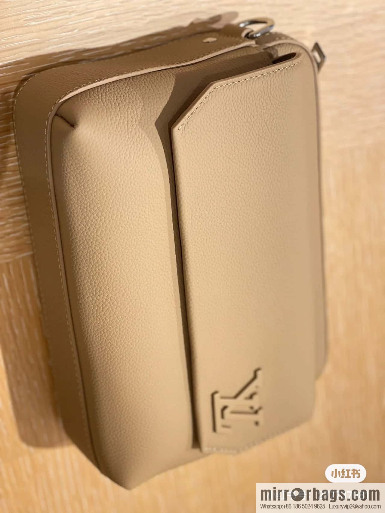 [Boutique‑grade] M23710 apricot, full leather men's bag messenger bag series, new FASTLINE messenger bag in autumn and winter