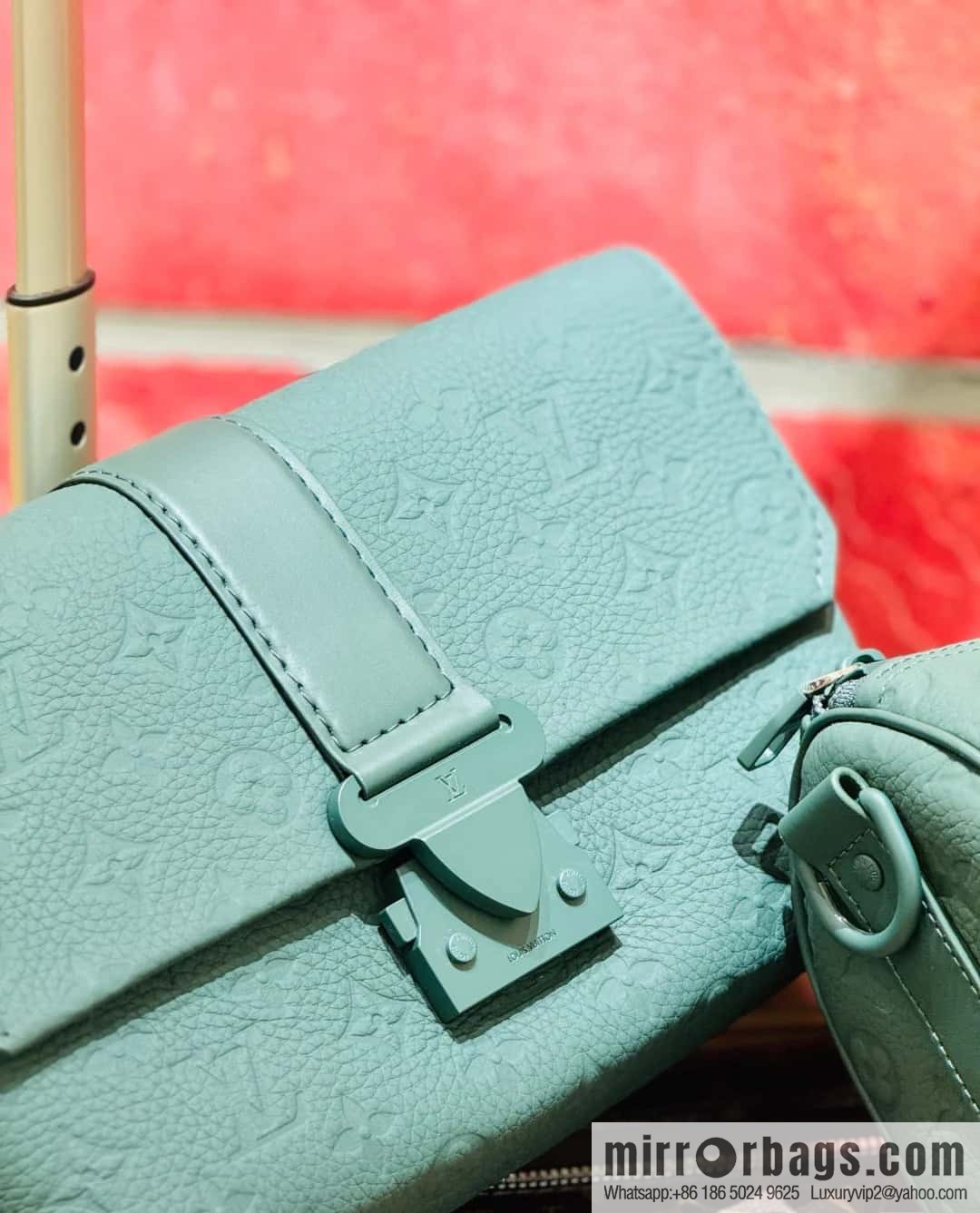 [Boutique‑grade] M24439 dark green, full leather embossed men's bag messenger bag series S-Cape Messenger messenger handbag