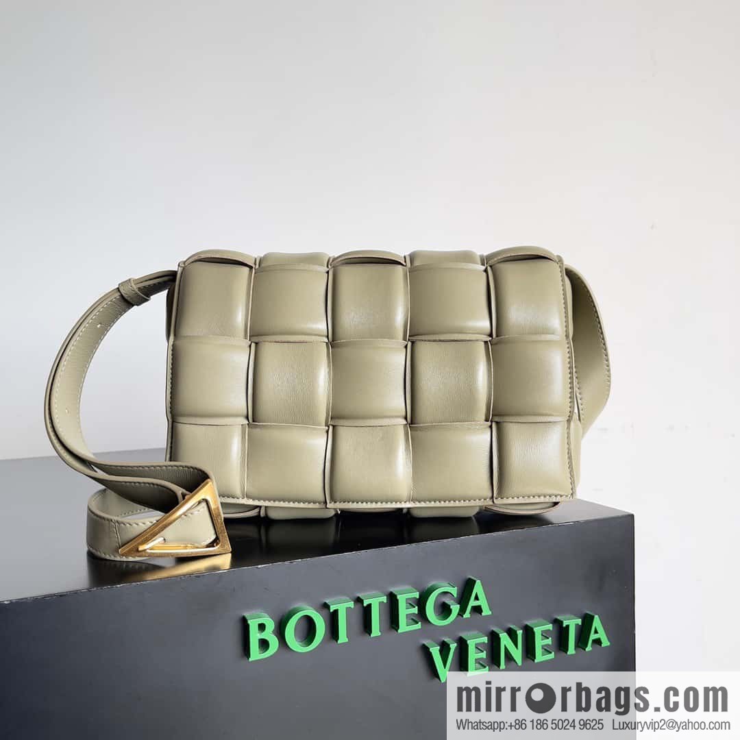 New color~ taupe BV Cassette bag, cassette bag, pillow bag, item number: 70094