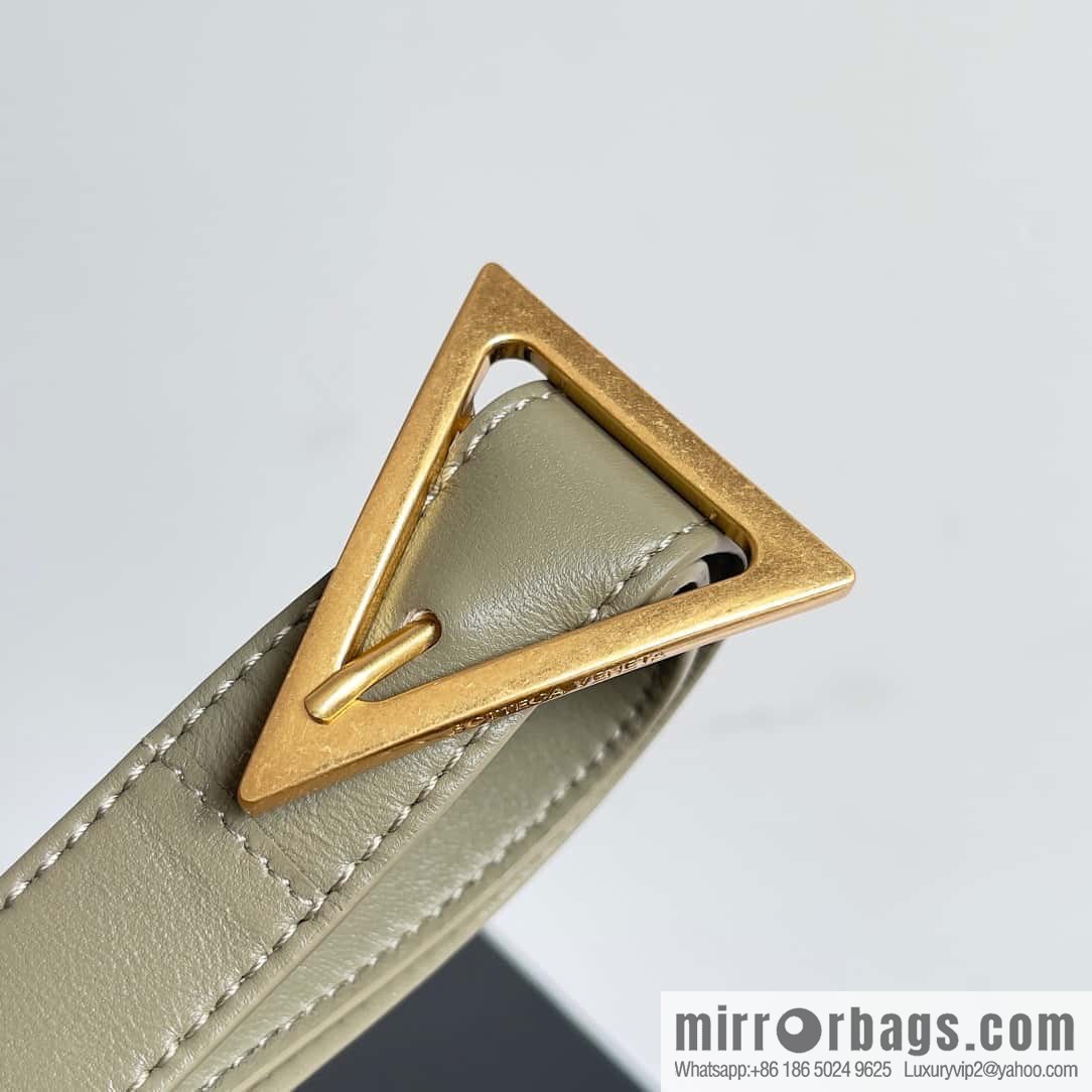 New color~ taupe BV Cassette bag, cassette bag, pillow bag, item number: 70094