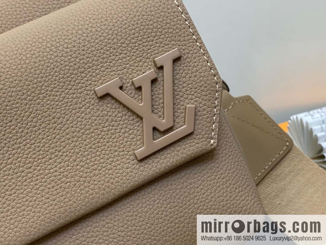[Boutique‑grade] M23710 apricot, full leather men's bag messenger bag series, new FASTLINE messenger bag in autumn and winter