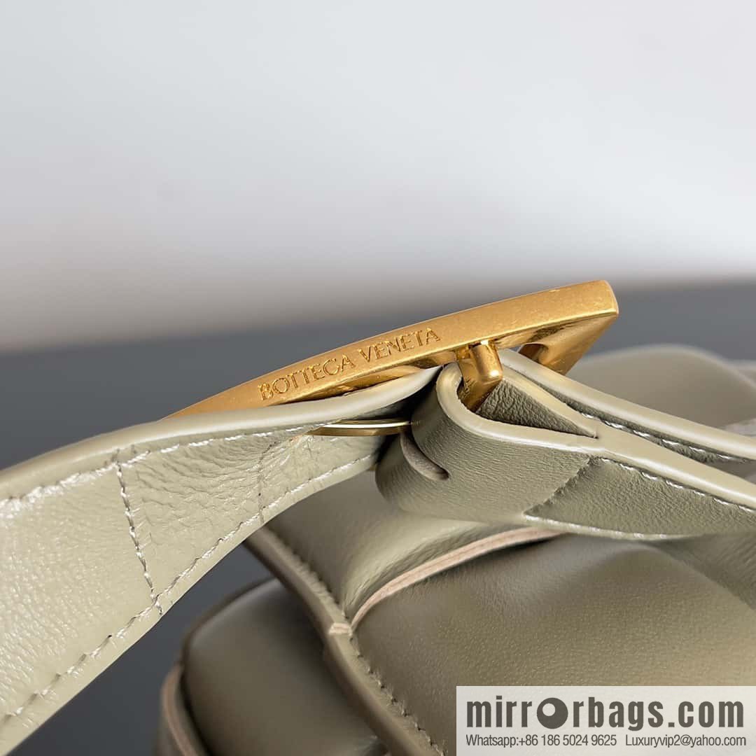 New color~ taupe BV Cassette bag, cassette bag, pillow bag, item number: 70094