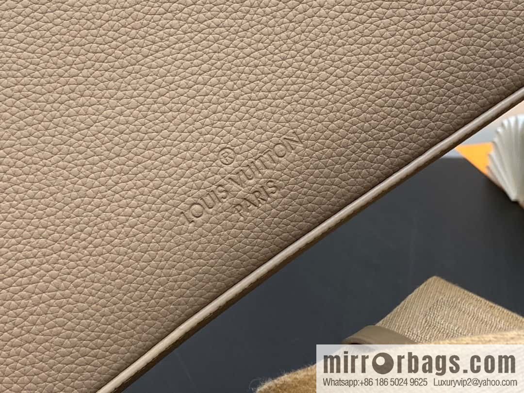 [Boutique‑grade] M23710 apricot, full leather men's bag messenger bag series, new FASTLINE messenger bag in autumn and winter