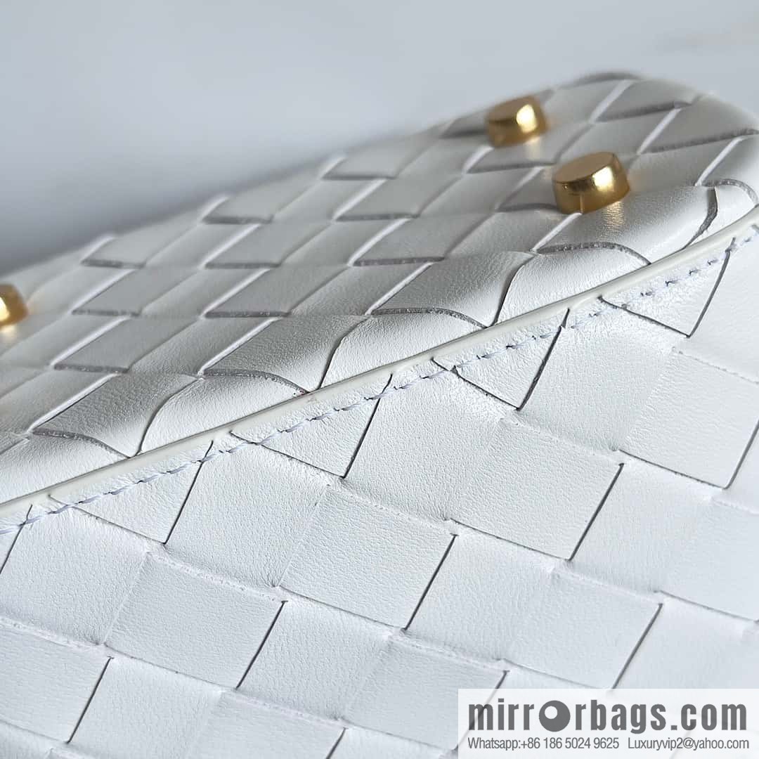 2023 new BV small box Bottega Veneta woven mini pouch model; 743551 small box bag, white.