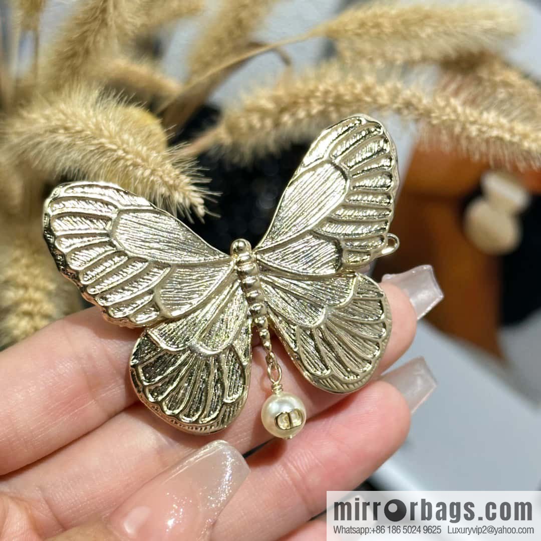 New ☑️ DIOR DIOR MÉTAMORPHOSE butterfly hairpin