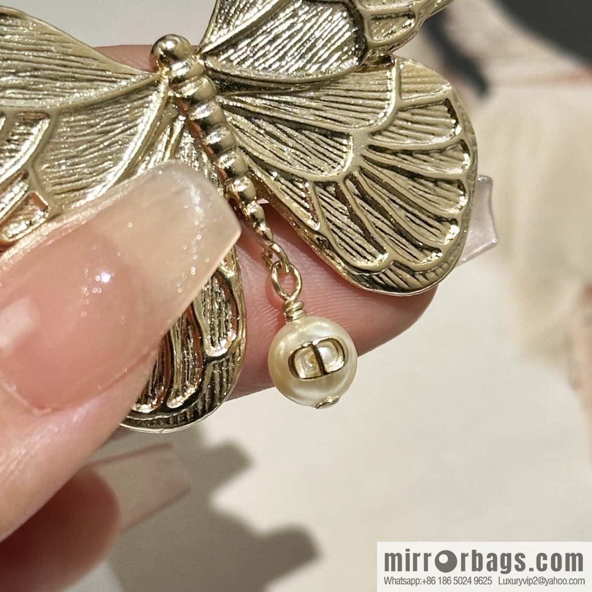 New ☑️ DIOR DIOR MÉTAMORPHOSE butterfly hairpin