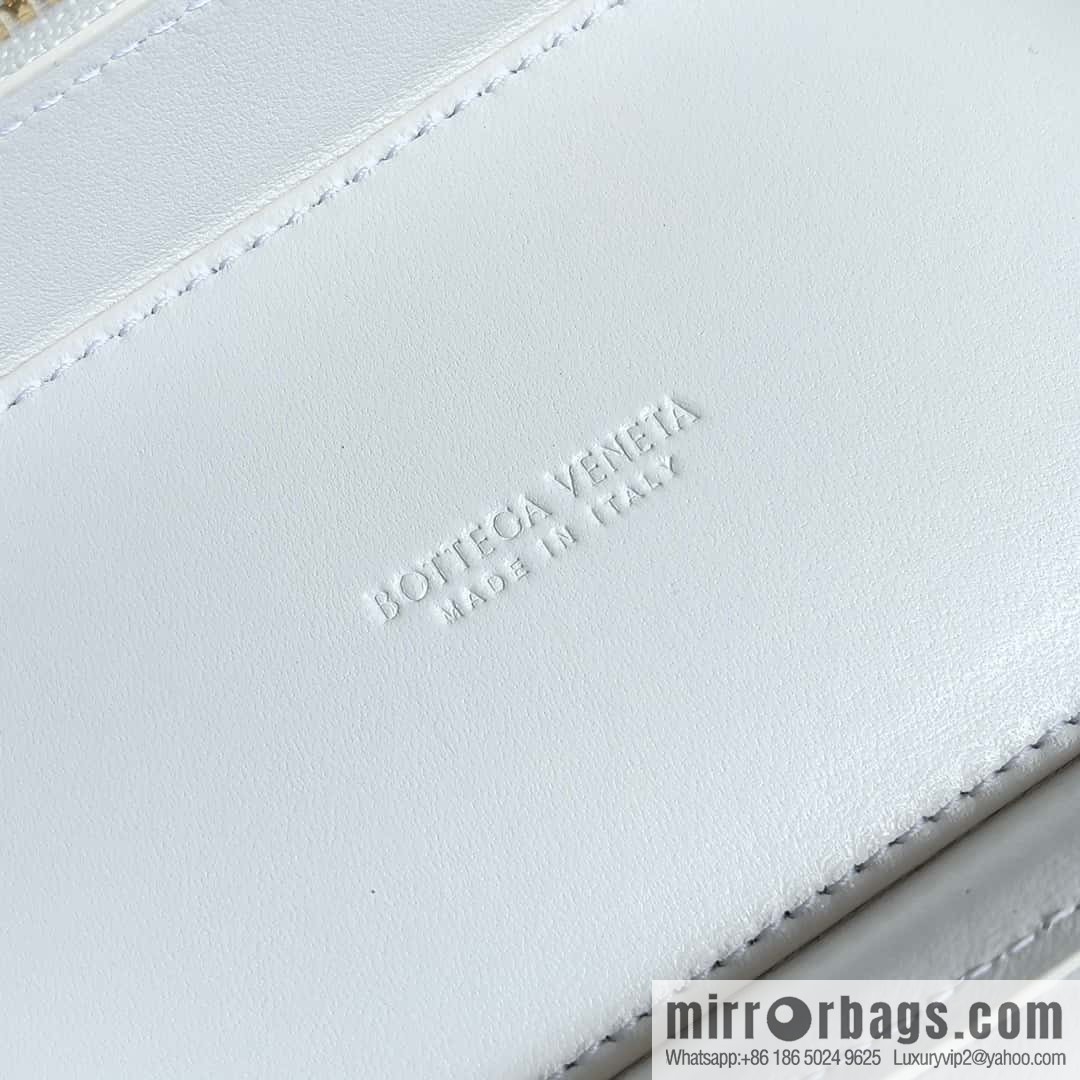 2023 new BV small box Bottega Veneta woven mini pouch model; 743551 small box bag, white.