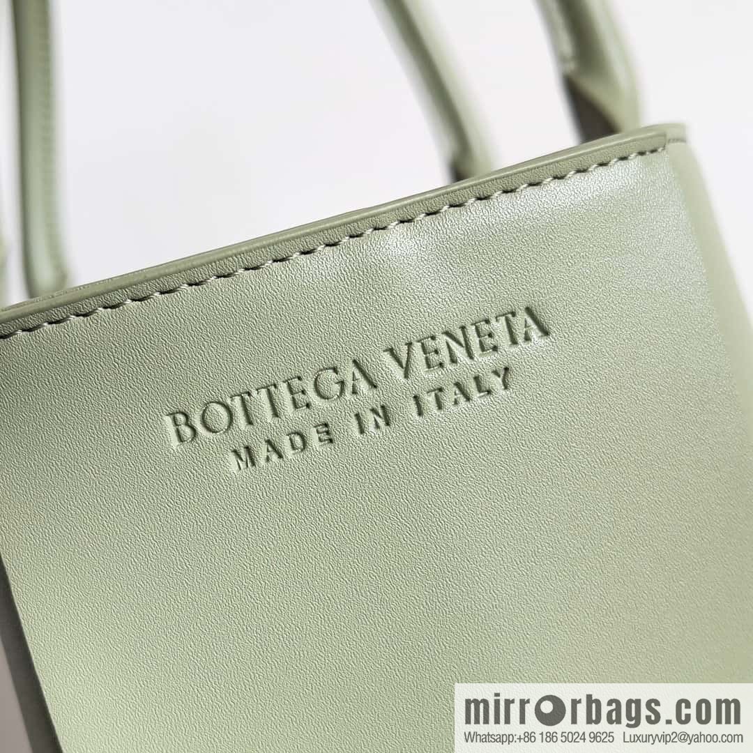 38Cm small four grid B home 2023 early spring new Arco Tote clutch bag model; 729244 Intreccio woven leather (fabric) tote handbag