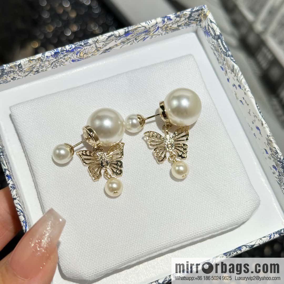 New ☑️ DIOR DIOR MÉTAMORPHOSE butterfly size pearl stud earrings