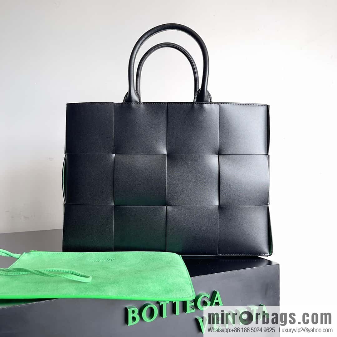 38Cm small four grid B home 2023 early spring new Arco Tote clutch bag model; 729244 Intreccio woven leather (fabric) tote handbag
