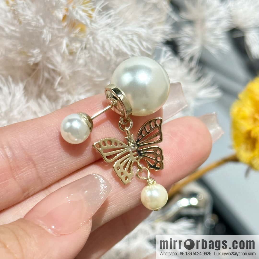 New ☑️ DIOR DIOR MÉTAMORPHOSE butterfly size pearl stud earrings