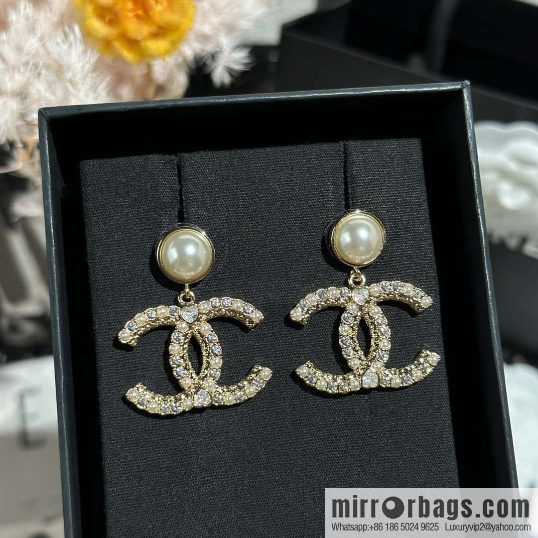 ☀️New ☑️ Chanel C2 double c pearl stud earrings ☀️