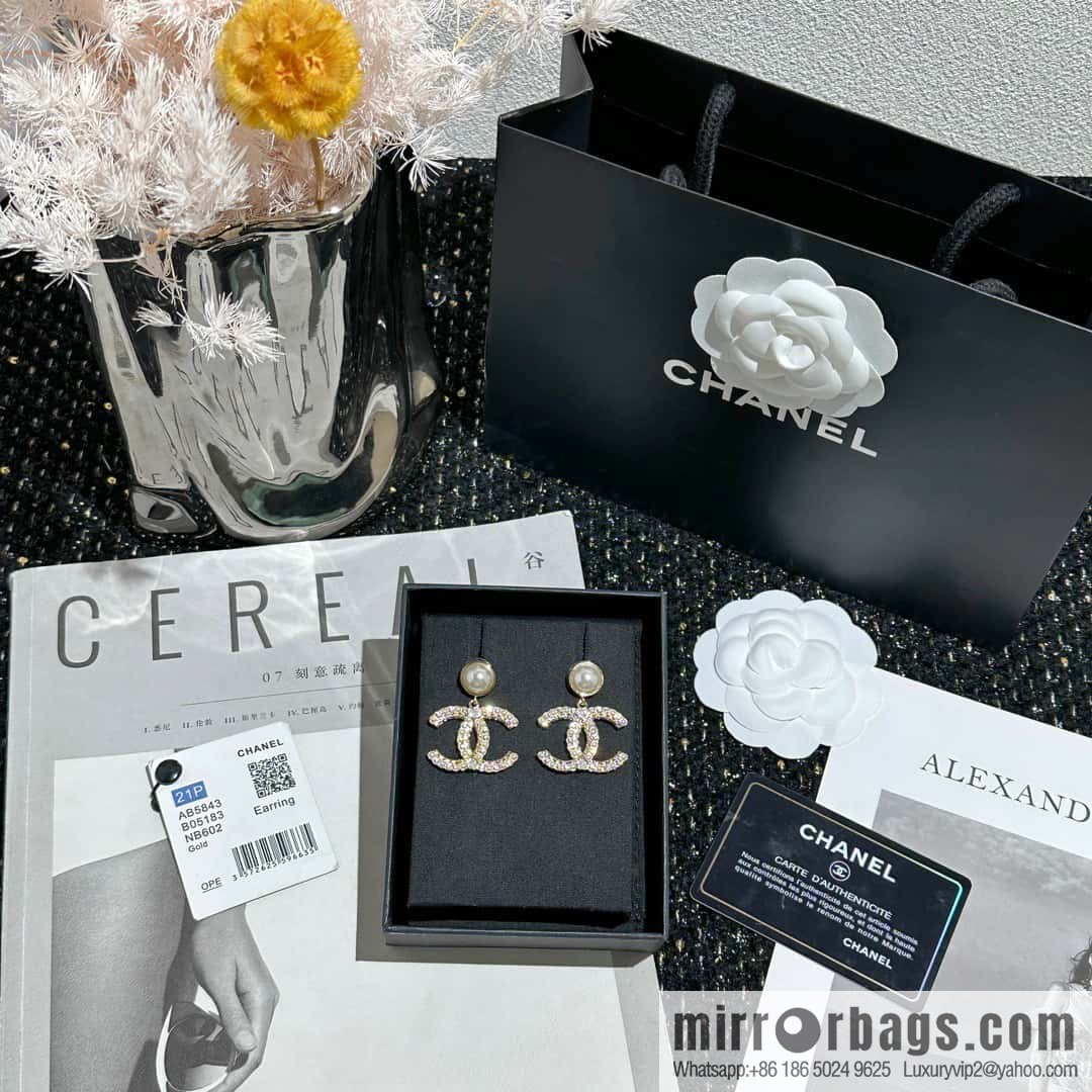 ☀️New ☑️ Chanel C2 double c pearl stud earrings ☀️