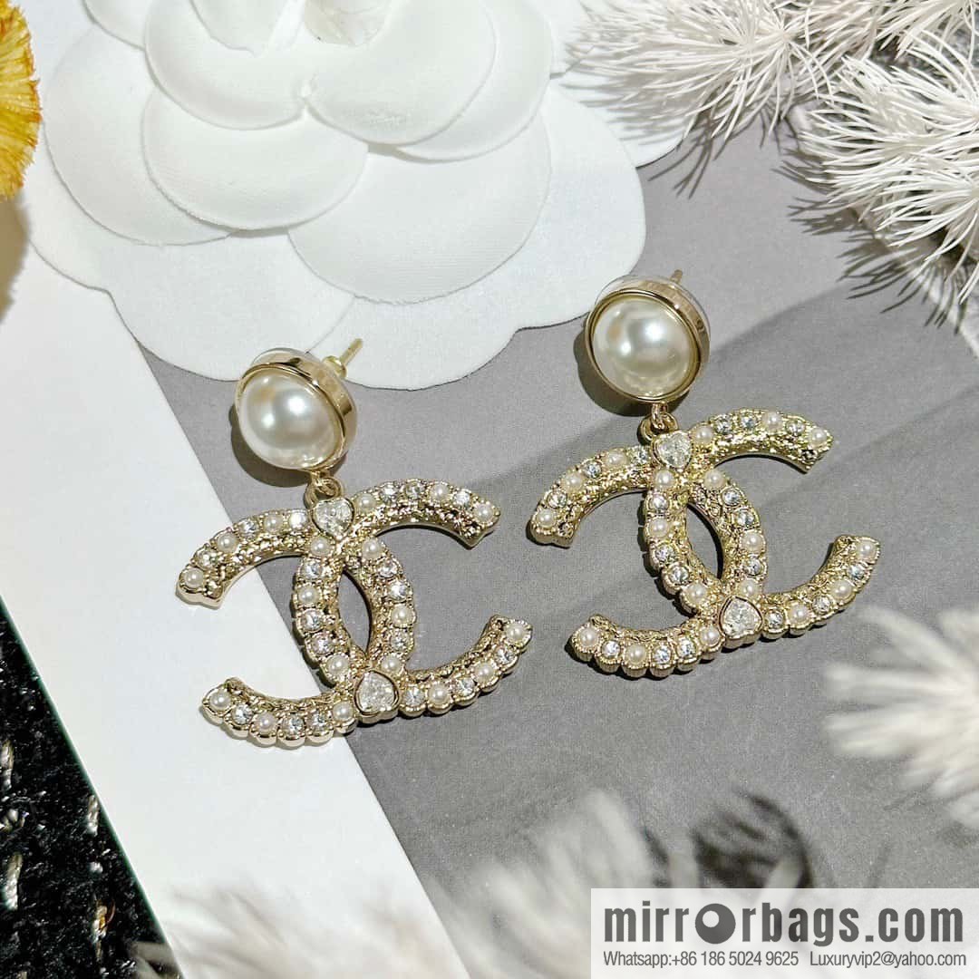 ☀️New ☑️ Chanel C2 double c pearl stud earrings ☀️