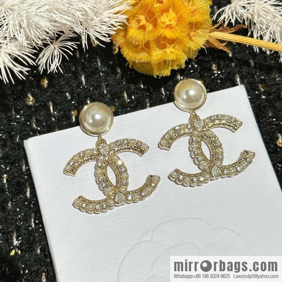 ☀️New ☑️ Chanel C2 double c pearl stud earrings ☀️