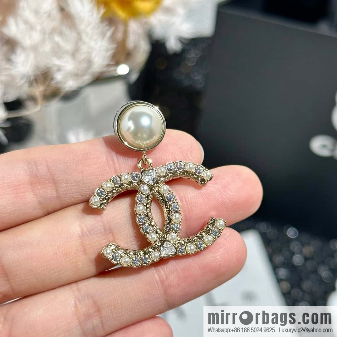 ☀️New ☑️ Chanel C2 double c pearl stud earrings ☀️