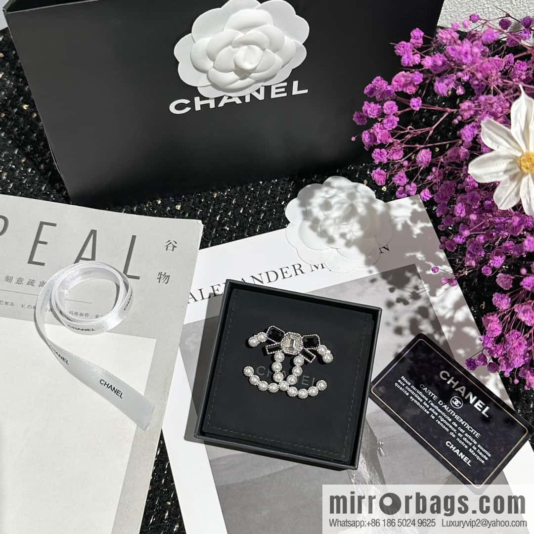 ☀️New ☑️ Chanel Double C Bow Pearl Brooch ☀️