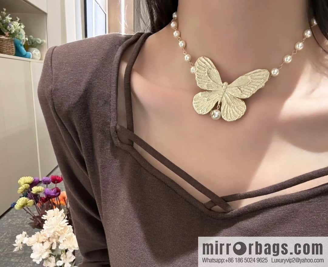 New ☑️ Dior Golden Butterfly Pearl CD Necklace