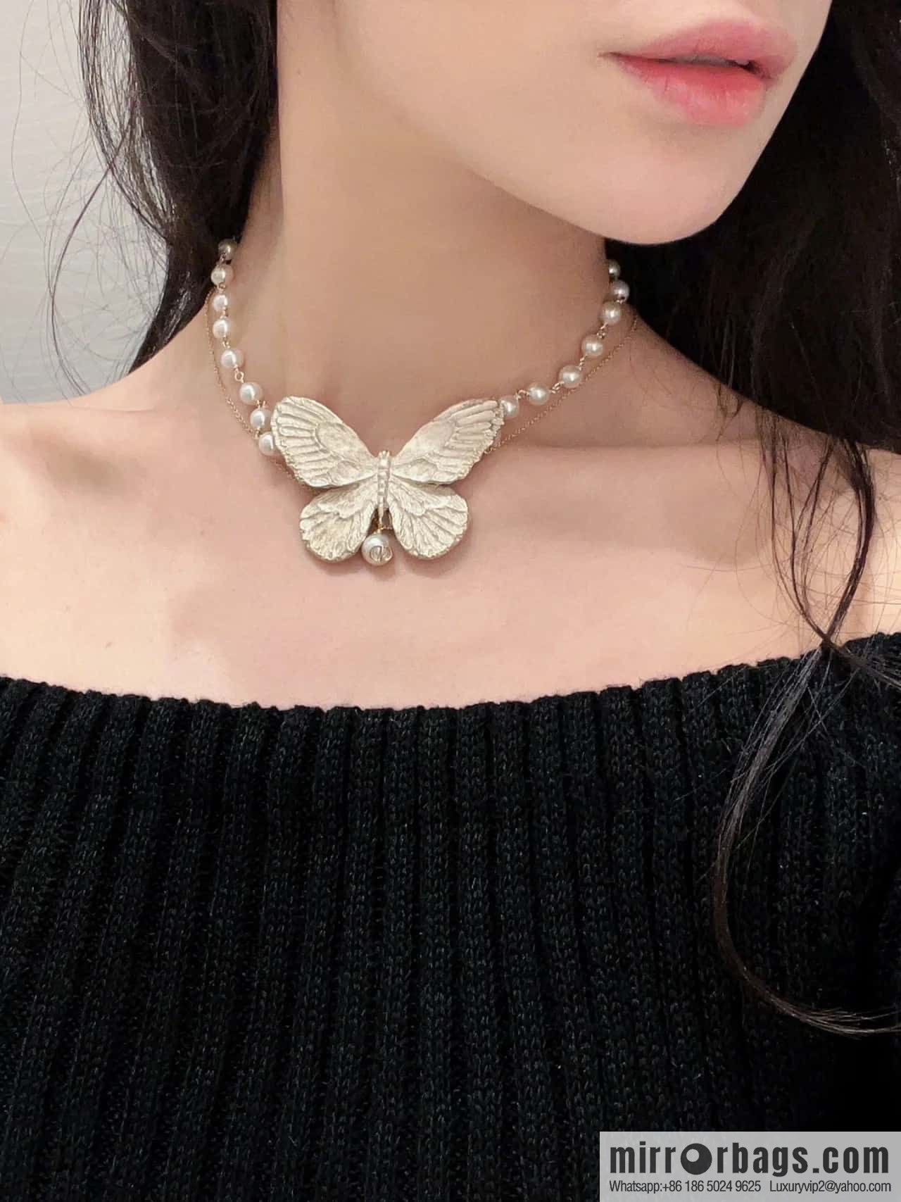 New ☑️ Dior Golden Butterfly Pearl CD Necklace
