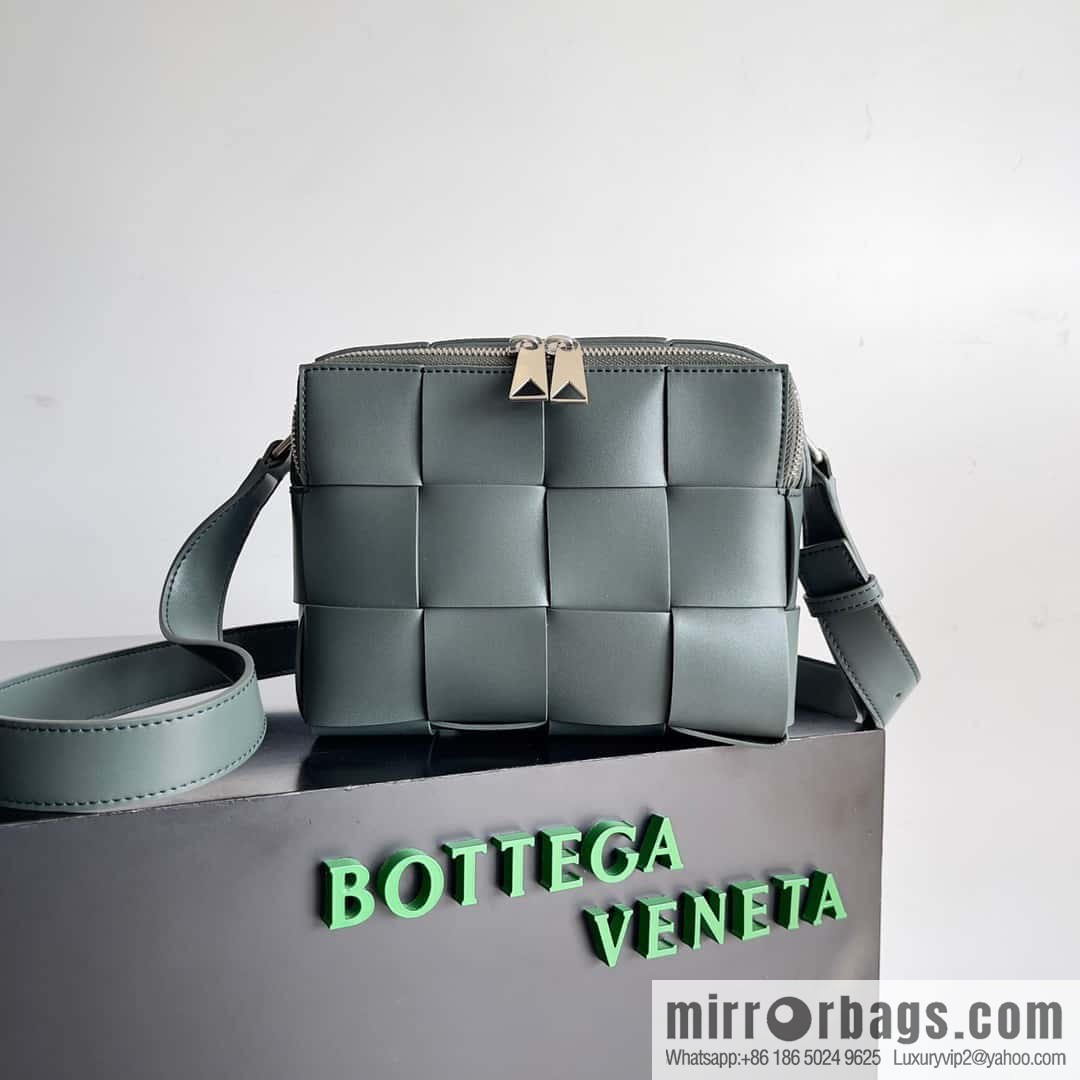 BV Men's Camera Bag BV Men's 2023 SS Pre Spring New Camera, Model Number: 730027 Grey