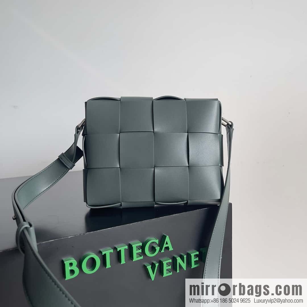 BV Men's Camera Bag BV Men's 2023 SS Pre Spring New Camera, Model Number: 730027 Grey