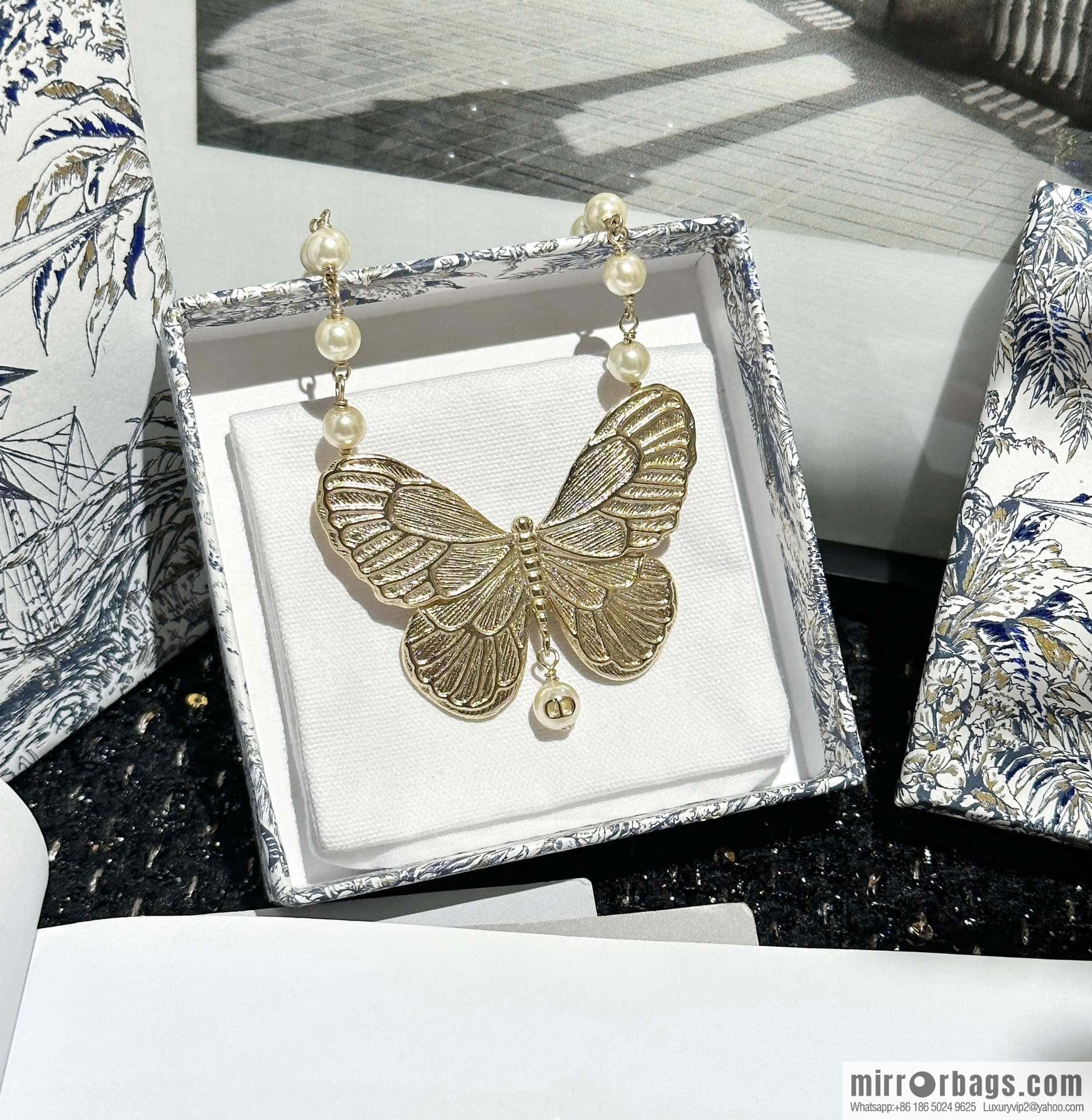 New ☑️ Dior Golden Butterfly Pearl CD Necklace