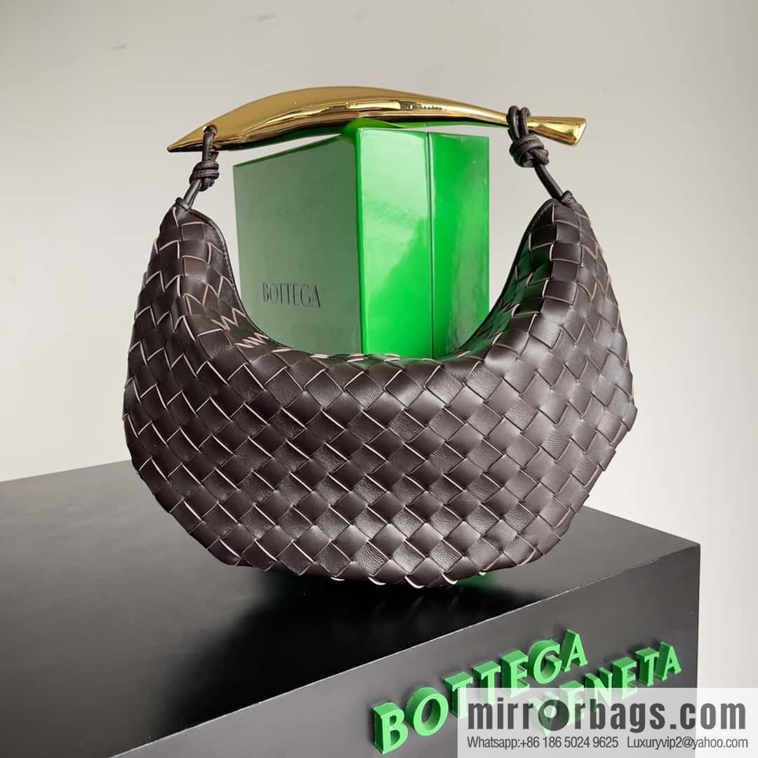 BottegaVeneta2023 new model, Baodiejia Bv spring and summer new mini sardines SARDINE model number: 716082 large
