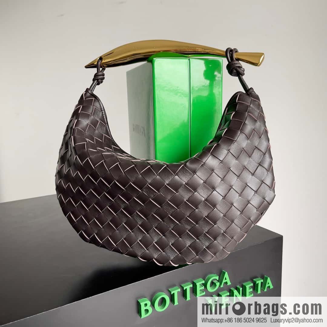 BottegaVeneta2023 new model, Baodiejia Bv spring and summer new mini sardines SARDINE model number: 716082 large
