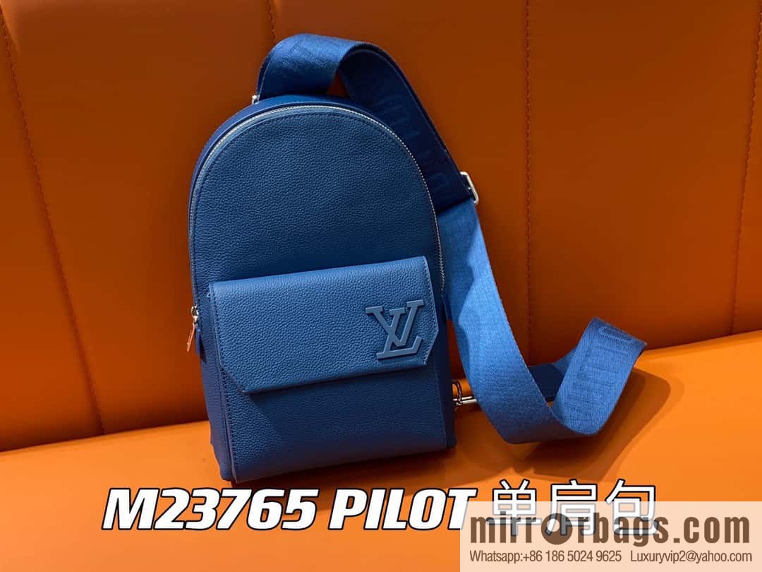 [Boutique‑grade] M23765 blue, full leather breast bag shoulder bag series, autumn and winter new PILOT shoulder bag