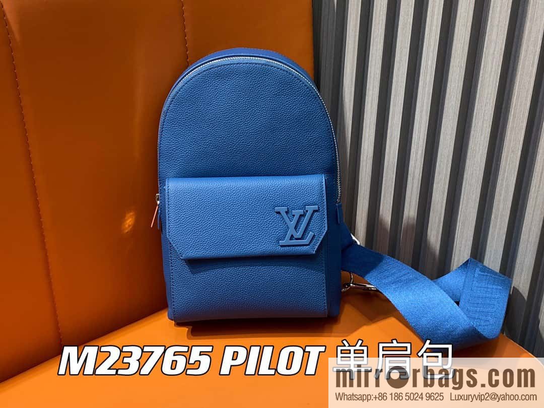 [Boutique‑grade] M23765 blue, full leather breast bag shoulder bag series, autumn and winter new PILOT shoulder bag