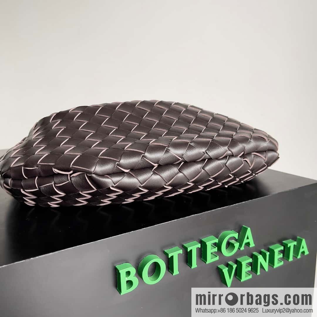 BottegaVeneta2023 new model, Baodiejia Bv spring and summer new mini sardines SARDINE model number: 716082 large