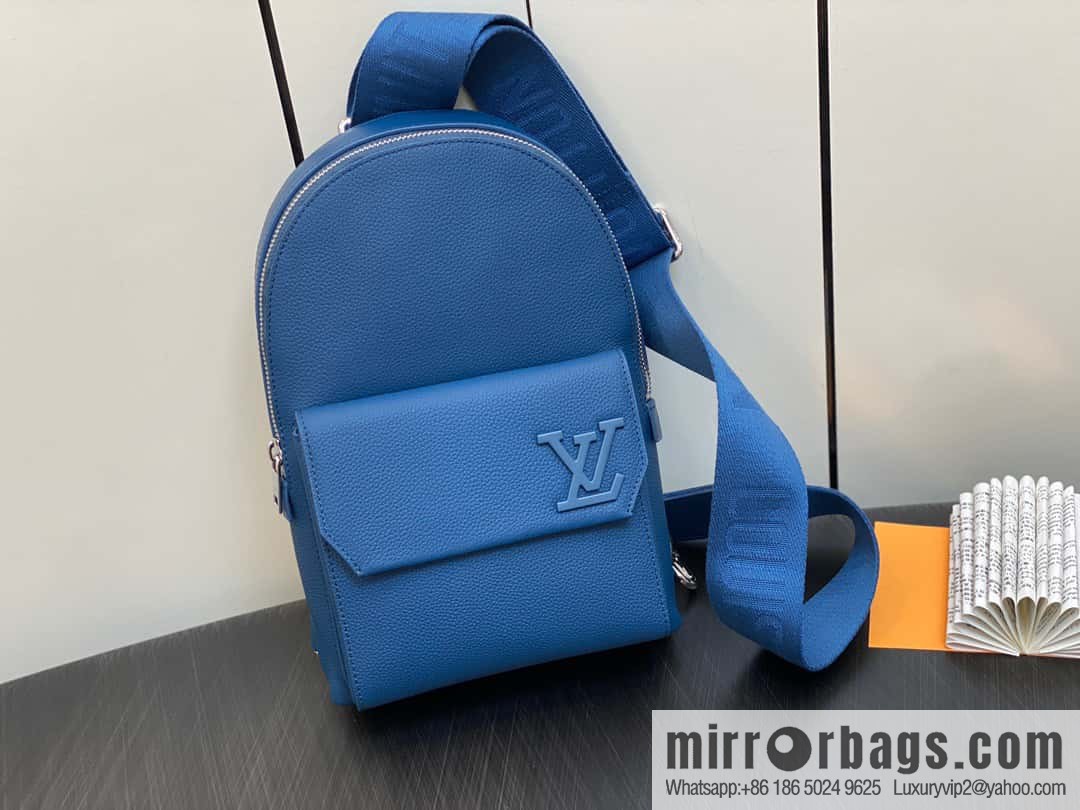 [Boutique‑grade] M23765 blue, full leather breast bag shoulder bag series, autumn and winter new PILOT shoulder bag
