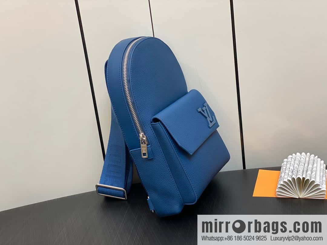 [Boutique‑grade] M23765 blue, full leather breast bag shoulder bag series, autumn and winter new PILOT shoulder bag