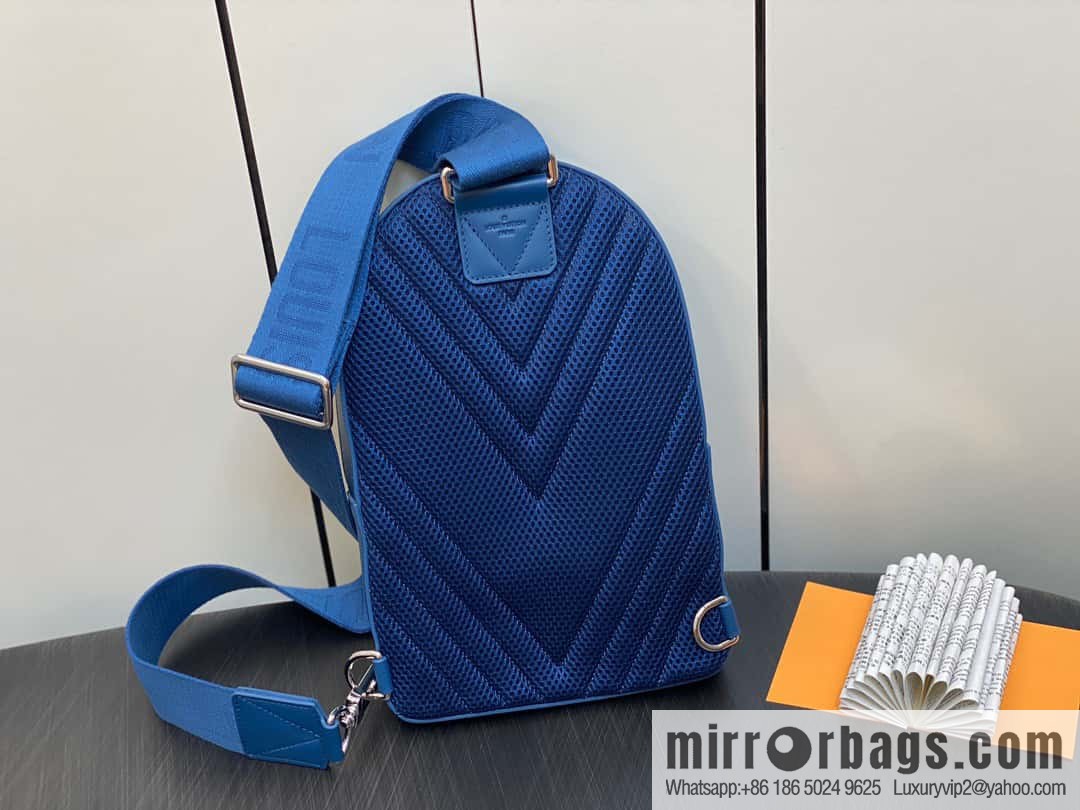 [Boutique‑grade] M23765 blue, full leather breast bag shoulder bag series, autumn and winter new PILOT shoulder bag
