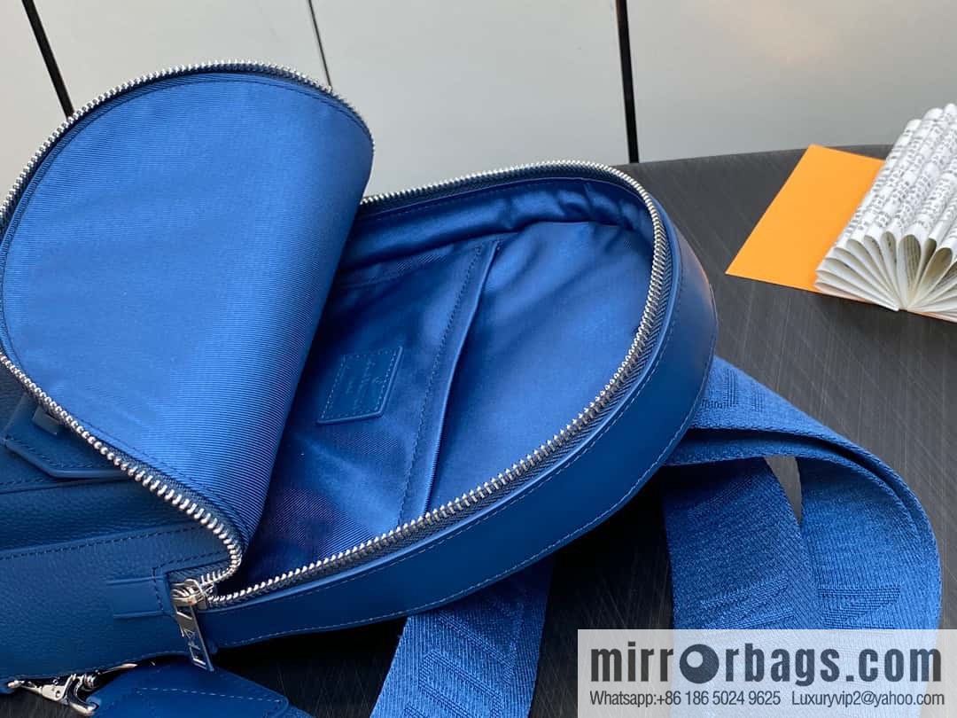 [Boutique‑grade] M23765 blue, full leather breast bag shoulder bag series, autumn and winter new PILOT shoulder bag